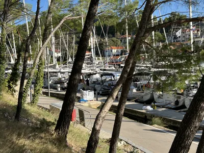 Vitorlázás a Balatonon és Adrián